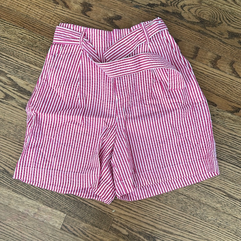 High waist pink stripped shorts   🌸 3 for $17